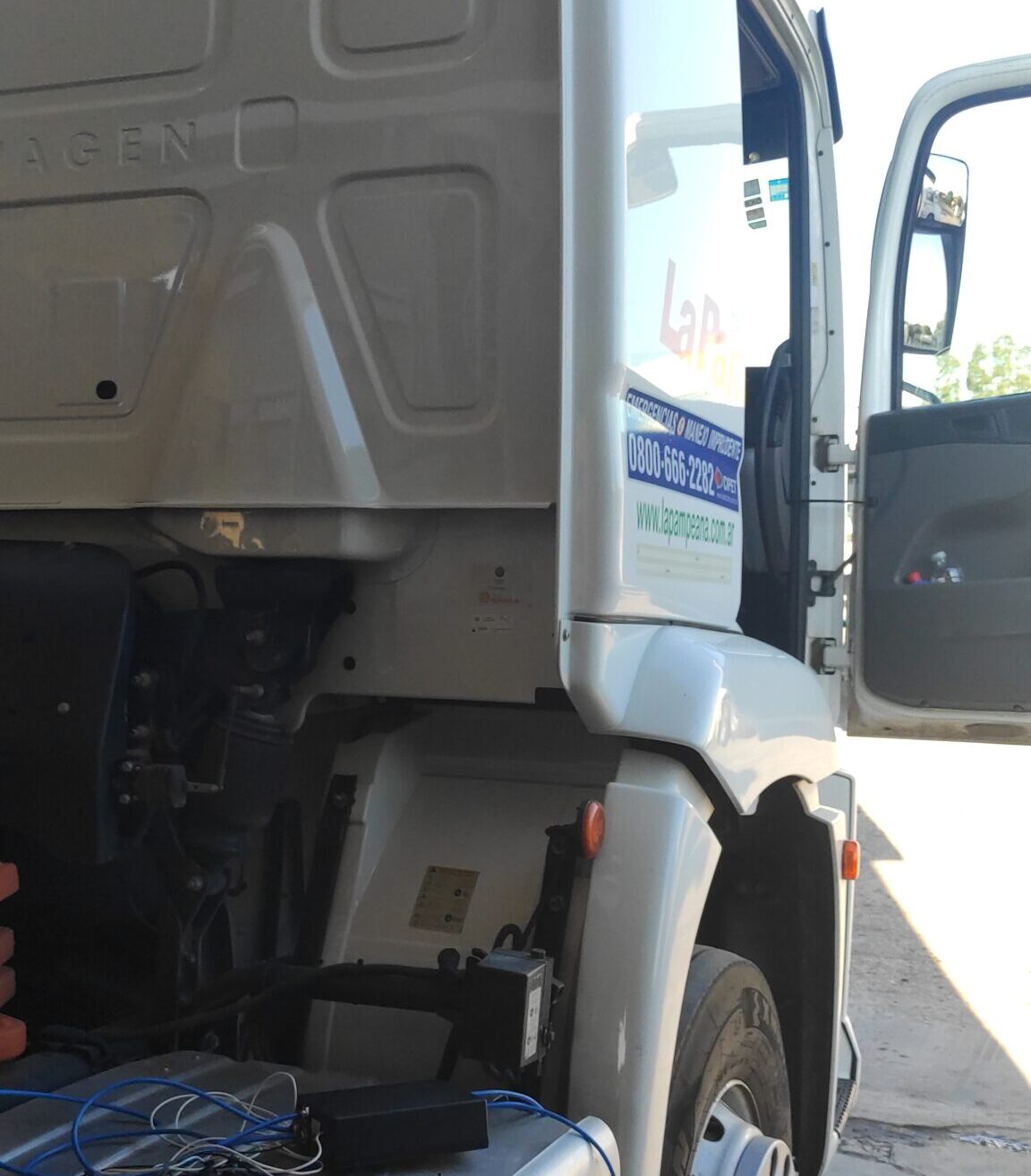 ¿Cuánto cuesta realmente el vuelco de un camión volcador? La cifra que tu seguro no te cuenta